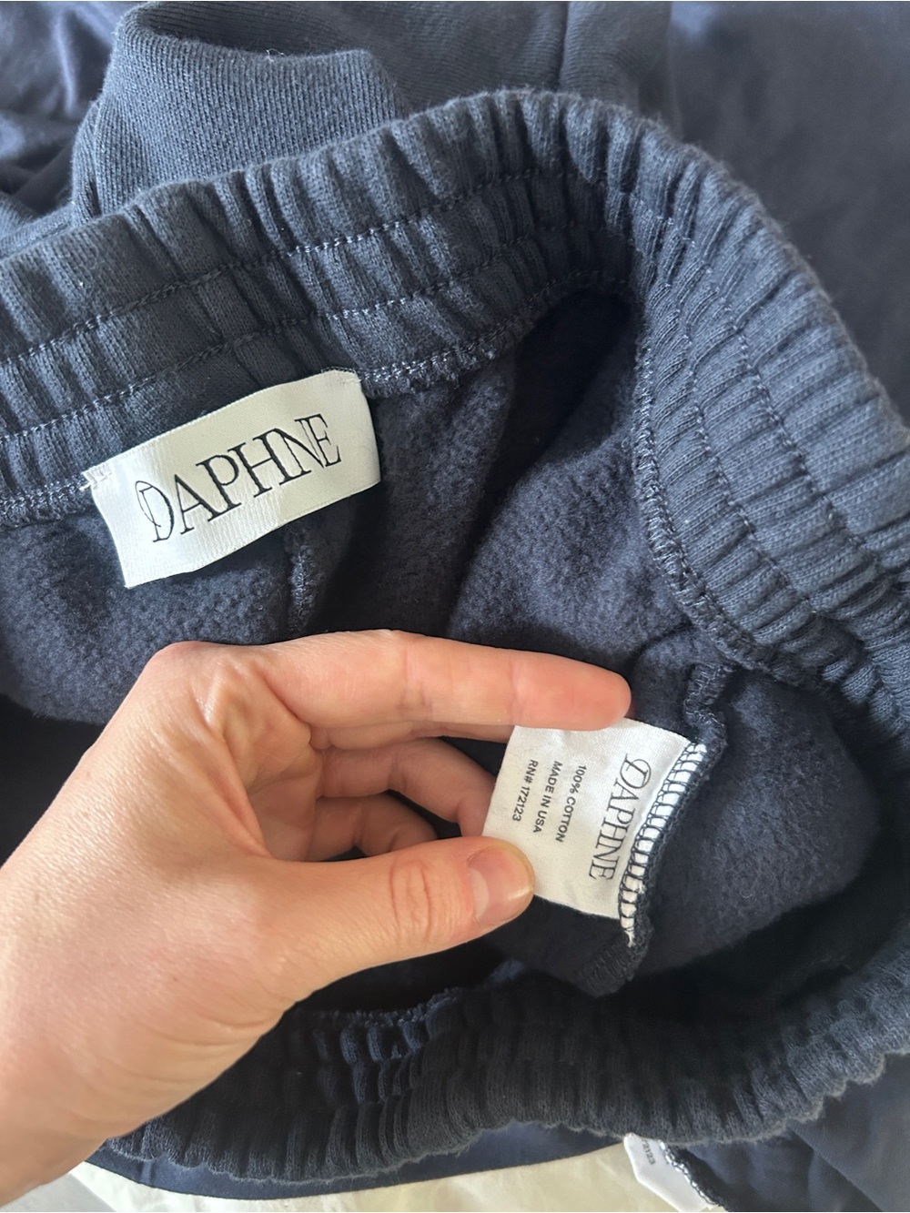 Daphne Hannah Tee and Golden Night Shorts Lounge Set Navy Sz S - Picture 9 of 9